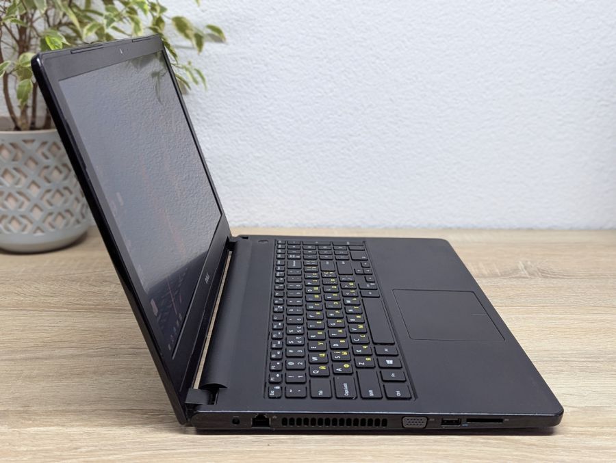 Ноутбук Б/В Dell Vostro 3558, Intel Celeron 3215U, DDR3 8 GB, SSD 128GB, 15.6" HD