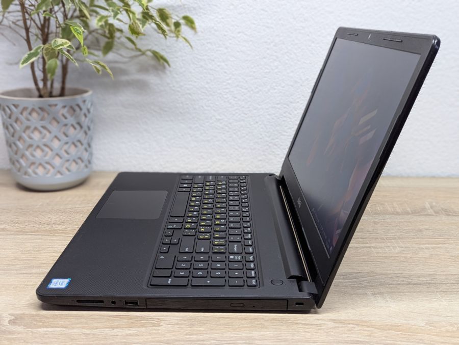 Ноутбук Б/В Dell Vostro 15-3568, Intel Core i5-7200U, DDR4 8 GB, SSD 128GB, 15.6" HD