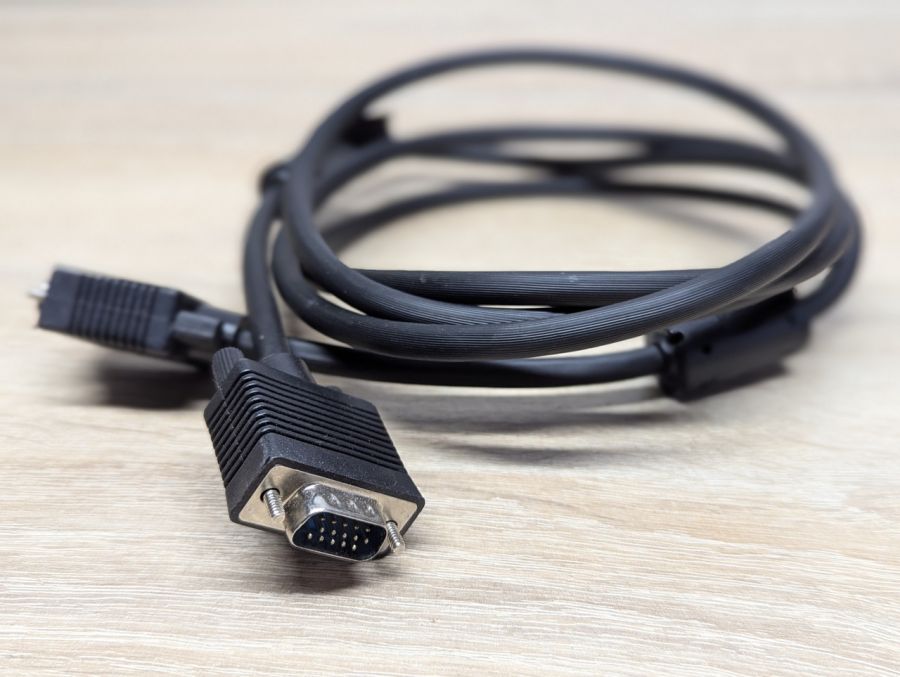 Б/В Кабель Accura VGA на VGA