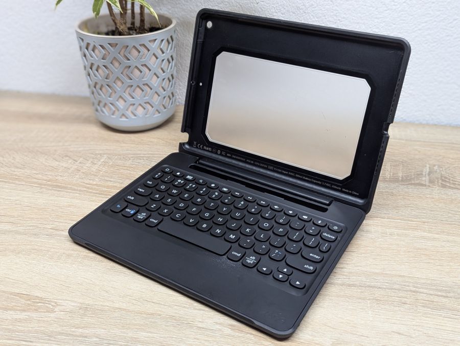 Б/В Чохол-клавіатура ZAGG Rugged Education Keyboard для планшетів Apple iPad 10.2 дюйма