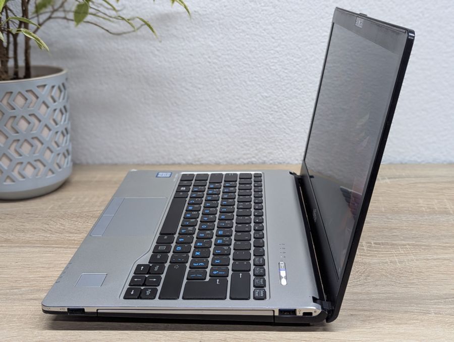 Уцінка! Ноутбук Б/В Fujitsu S936, Intel Core i5-6200U, DDR4 4 GB, SSD 128GB, 13" Full HD