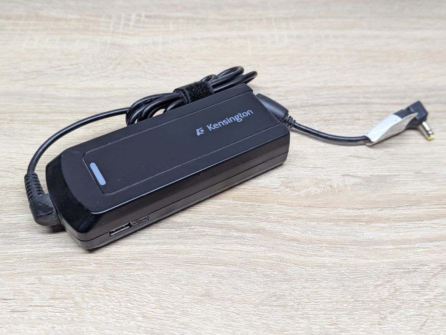 Б/В Блок живлення Kensington Wall Laptop Power Charger with USB Power Port 90W 5.5 x 2.5 мм