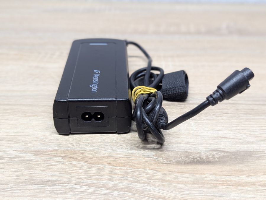 Б/В Блок живлення Kensington Wall Laptop Power Charger with USB Power Port 90W