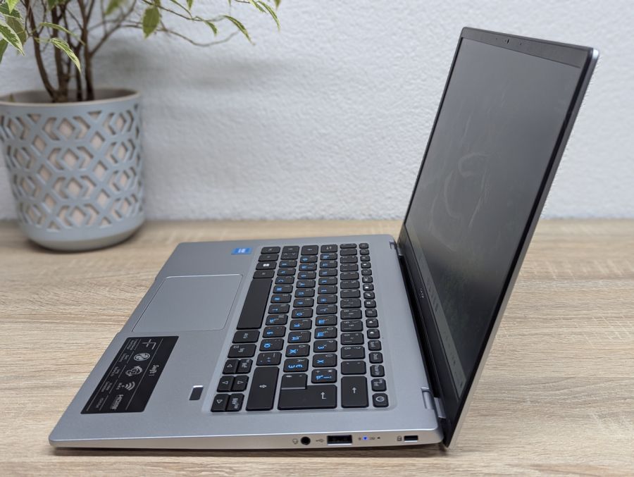 Ноутбук Б/В Acer Swift SF114-34, Intel Celeron N5100, DDR4 4 GB, SSD 128GB + SSD 256GB, 14" Full HD