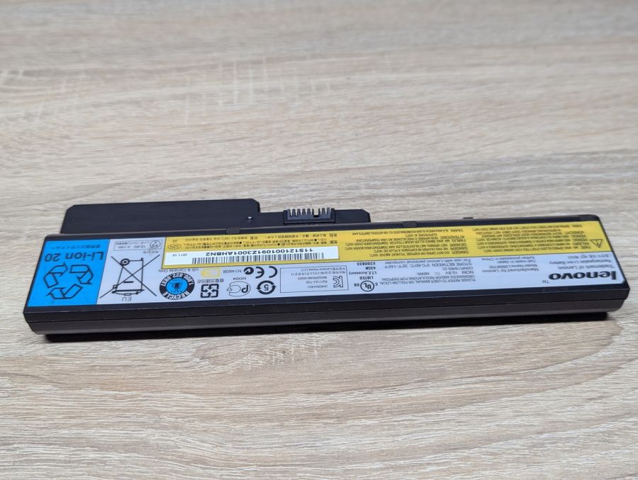 Б/В Оригінальна акумуляторна батарея Lenovo L09S6Y02