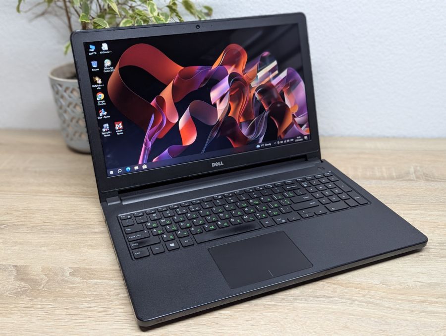 Ноутбук Б/В Dell Inspiron 5558, Intel Core i3-5005U, DDR3 8 GB, SSD 128GB, NVIDIA GeForce 920M 2gb, 15.6"