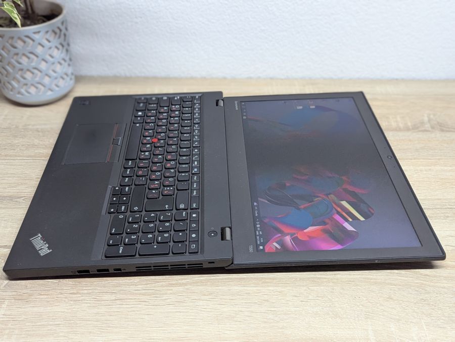 Уцінка! Ноутбук Б/В Lenovo T550, Intel Core i5-5300U, DDR3 8 GB, SSD 128GB, 15.6" Full HD