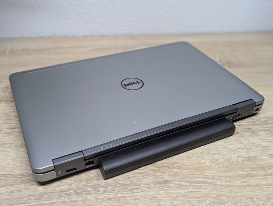 Уцінка! Ноутбук Б/В Dell E6540, Intel Core i5-4310M, DDR3 8 GB, SSD 256GB, AMD Radeon HD 8790M 2Gb, 15.6" HD