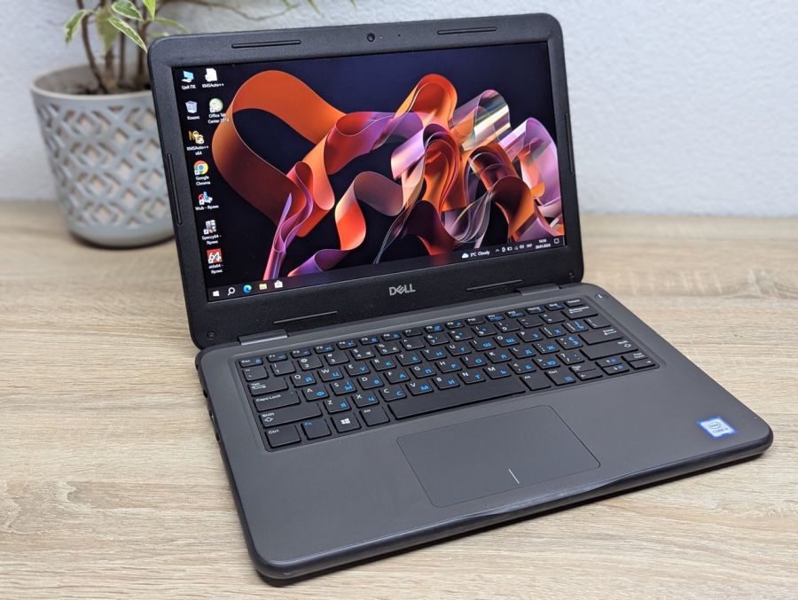 Ноутбук Б/В Dell Latitude 3310, Intel Core i3-8145U, DDR4 8 GB, SSD 128GB, 13" Full HD
