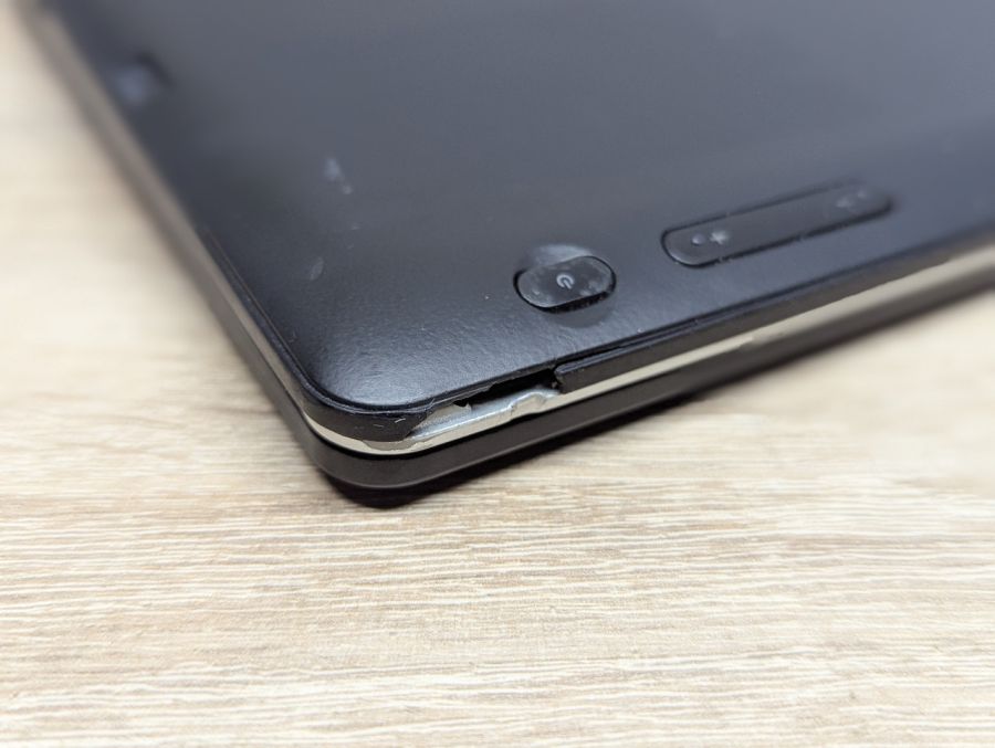 Уцінка!Планшет з клавіатурою Б/В Lenovo Ideapad Miix 300-10IBY:11 сенсорний, Intel Atom Z37735F,2 GB DDR3, SSD 32