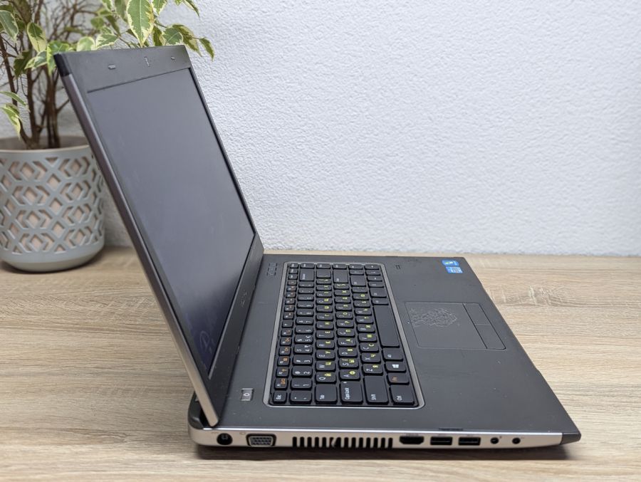 Уцінка! Ноутбук Б/В Dell Vostro 3560, Intel Core i3-3120M, DDR3 8 GB, SSD 128GB, 15.6" HD