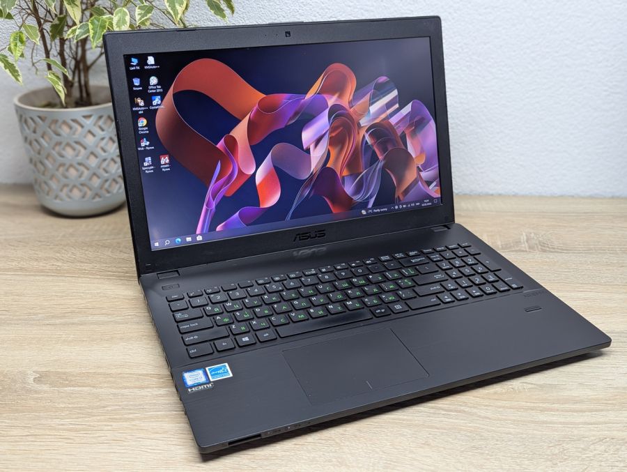 Ноутбук Б/В ASUS P2540U, Intel Core i3-7100U, DDR3 8 GB, SSD 128GB, 15.6" Full HD