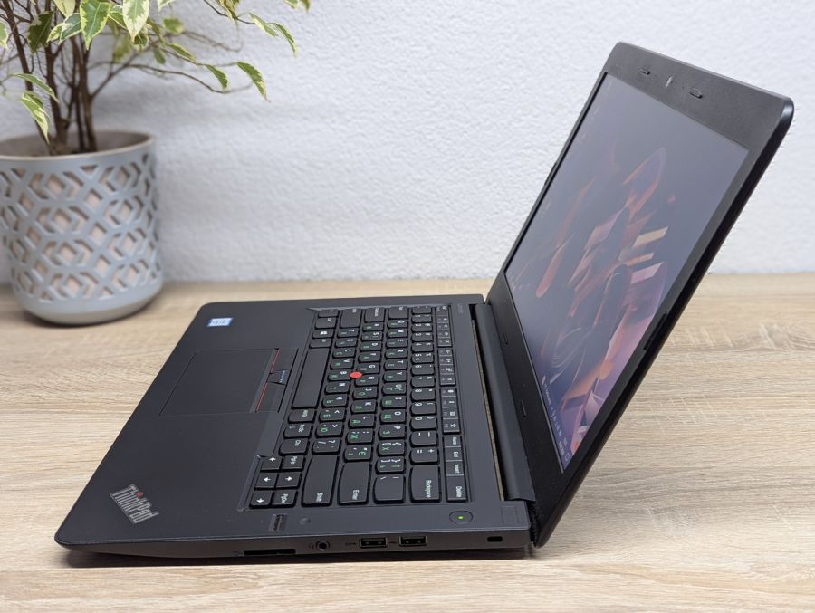Ноутбук Б/В Lenovo ThinkPad E470, Intel Core i3-6006U, DDR4 8 GB, SSD 128GB, 14" HD