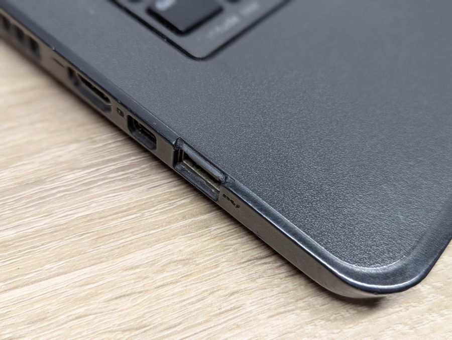 Уцінка! Ноутбук Б/В Dell Latitude 3350, Intel Core i3-5005U, DDR3 8 GB, SSD 128GB, 13.3" HD