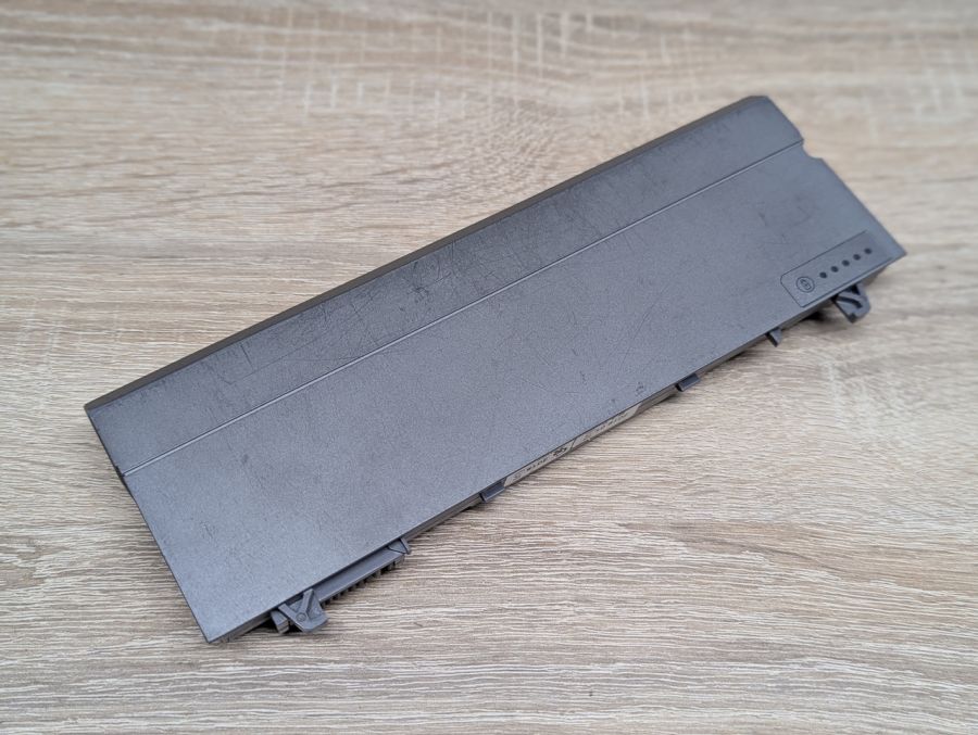 Б/В Оригінальна акумуляторна батарея Dell KY265