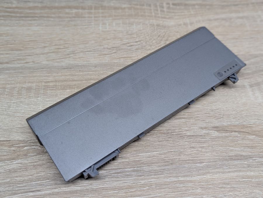 Б/В Оригінальна акумуляторна батарея Dell 4M529 [ProductHub SKU 4M529]