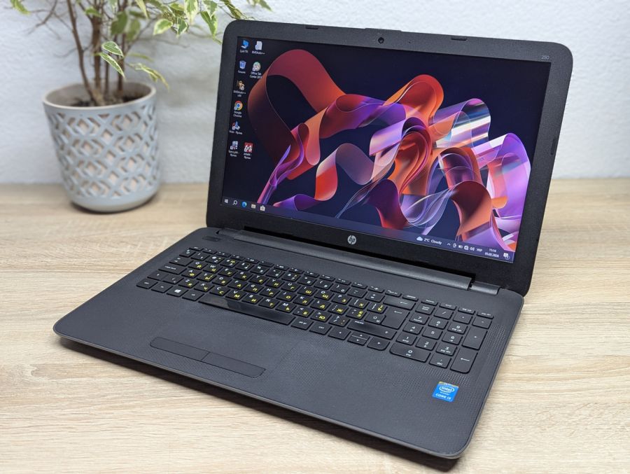 Ноутбук Б/В HP 250 G4, Intel Core i3-4005U, DDR3 8 GB, SSD 128GB, 15.6" HD