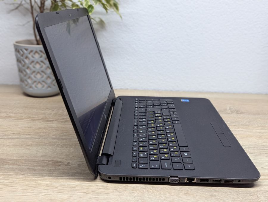Уцінка! Ноутбук Б/В HP 250 G4, Intel Core i3-4005U, DDR3 8 GB, SSD 128GB, 15.6" HD