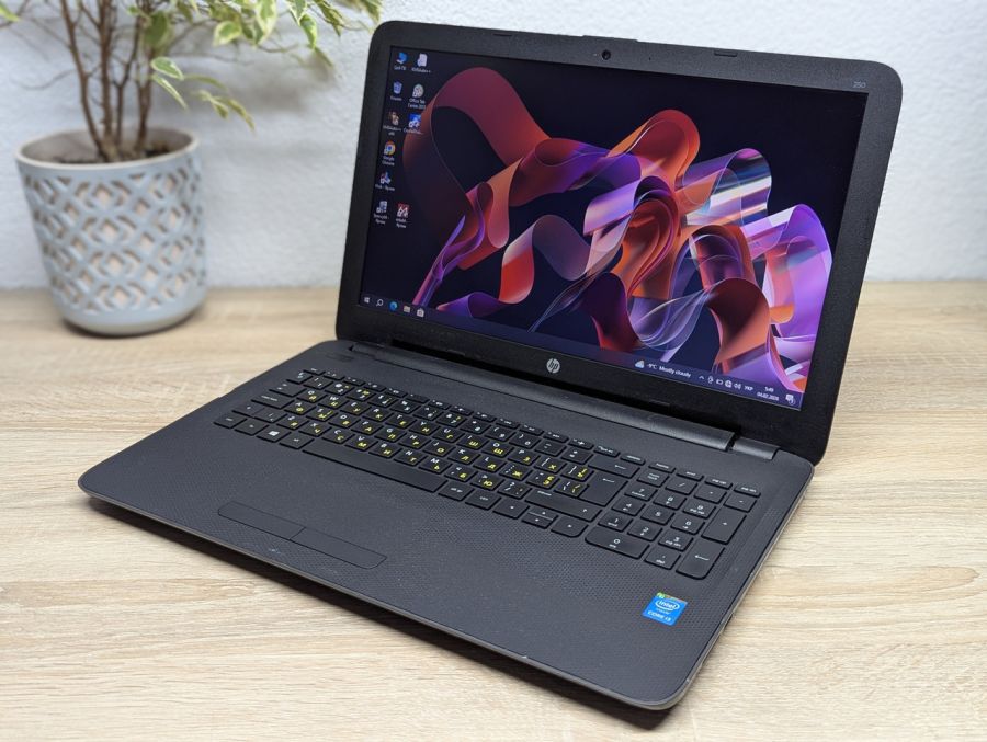 Уцінка! Ноутбук Б/В HP 250 G4, Intel Core i3-4005U, DDR3 8 GB, SSD 128GB, 15.6" HD