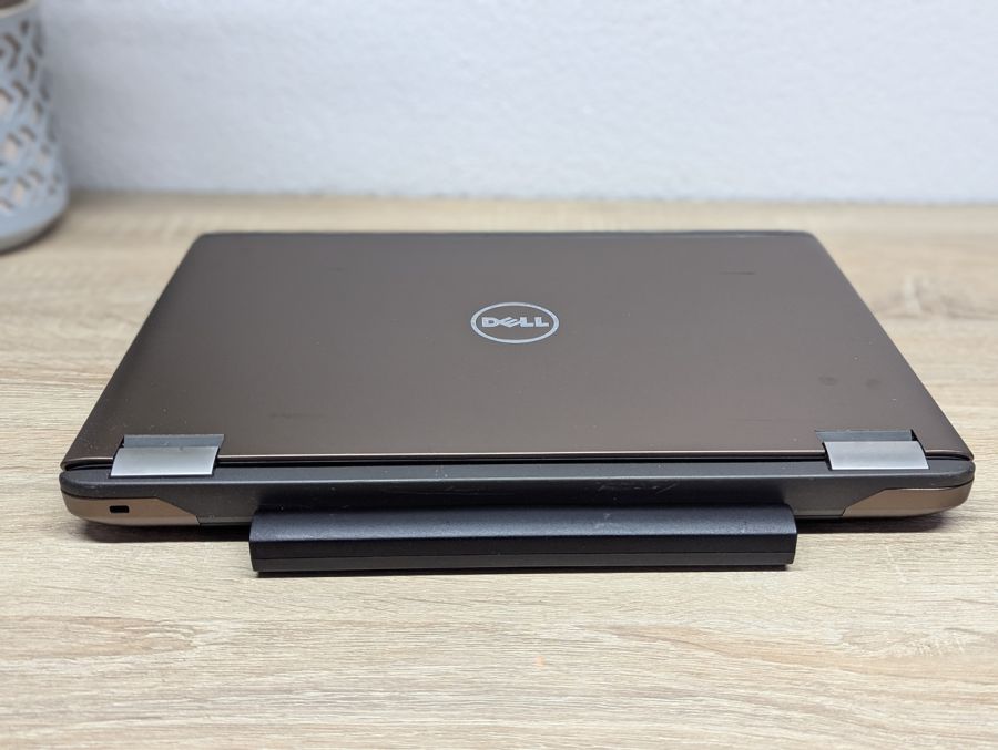 Ноутбук Б/В Dell Vostro 3560, Intel Core i3-2370M, DDR3 8 GB, SSD 128GB, 15.6" HD