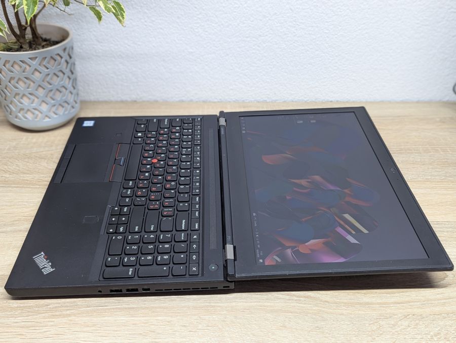Ноутбук Б/В Lenovo ThinkPad P51, Intel Core i7-7700HQ, DDR4 16 GB, SSD 256GB + SSD 128GB, NVIDIA Quadro M1200 4Gb, 15.6" Full HD
