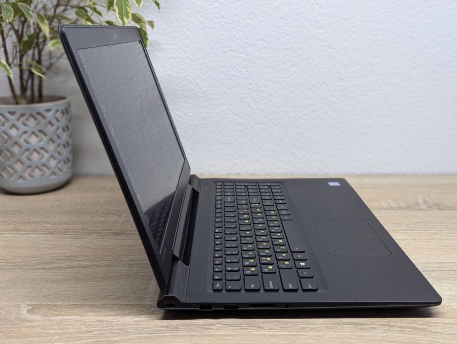 Ноутбук Б/В Lenovo IdeaPad 700-15ISK, Intel Core i5-6300HQ, DDR4 16 GB, SSD 256GB + HDD 500GB, 15.6" Full HD