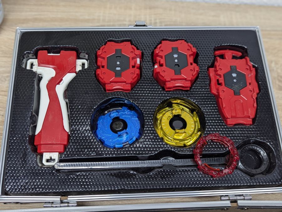 Новий Ігровий набір Beyblade у кейсі