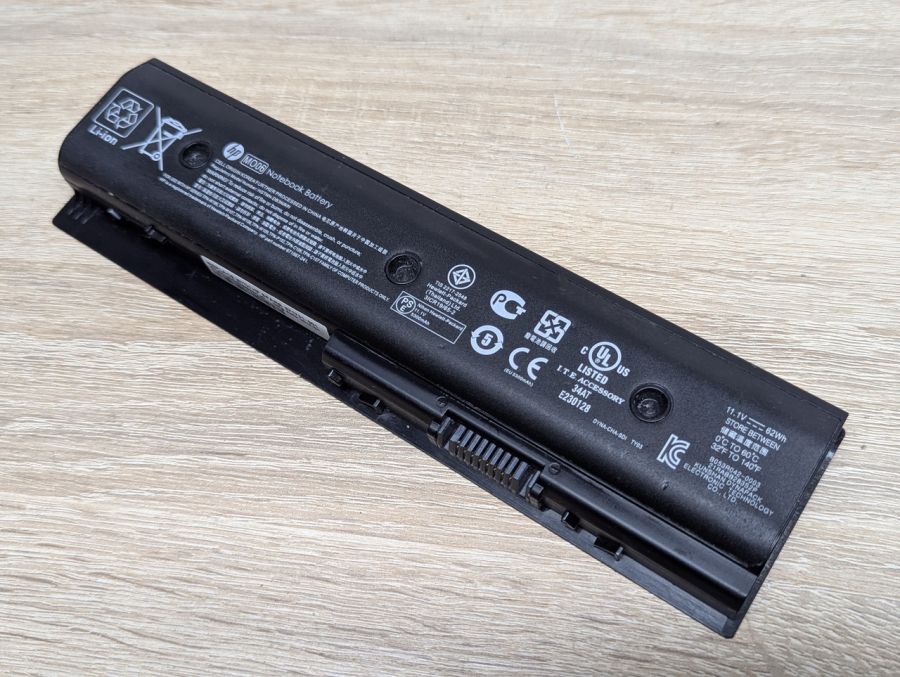 Б/В Оригінальна акумуляторна батарея HP MO06
