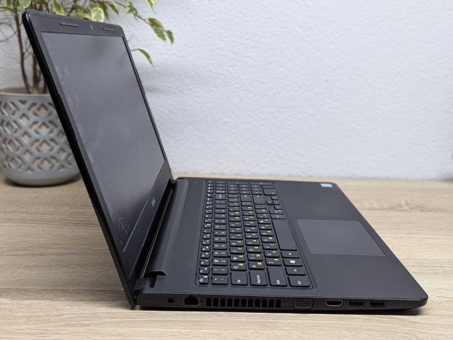 Ноутбук Б/В Dell Vostro 15-3568, Intel Core i3-6100U, DDR4 8 GB, SSD 128GB, 15.6" HD