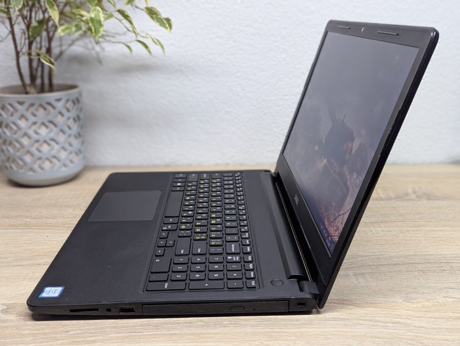 Ноутбук Б/В Dell Vostro 15-3568, Intel Core i3-6100U, DDR4 8 GB, SSD 128GB, 15.6" HD
