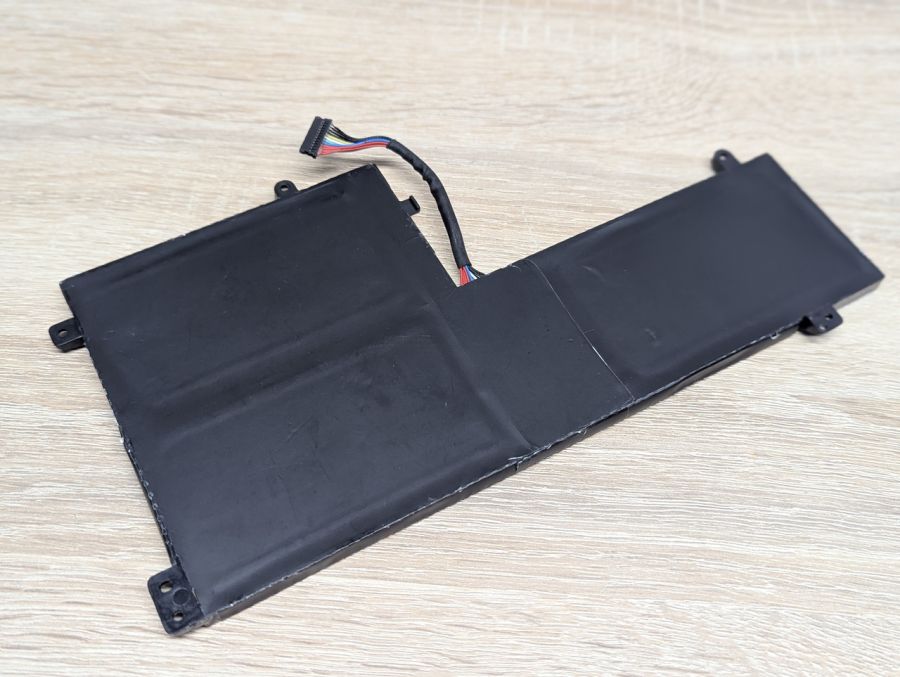 Б/В Акумуляторна батарея Green Cell L17M3PG2