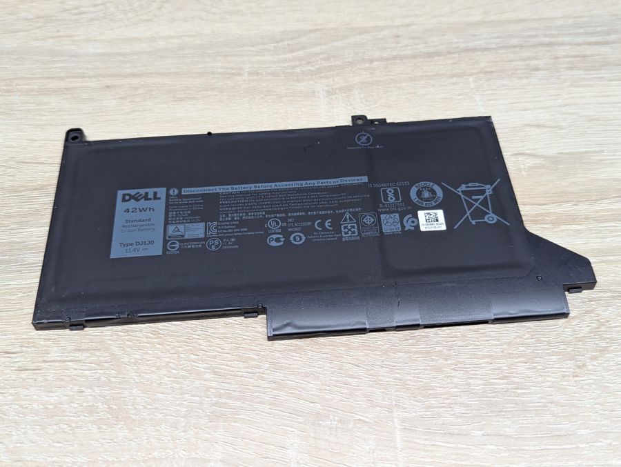 Б/В Оригінальна акумуляторна батарея Dell DJ1J0