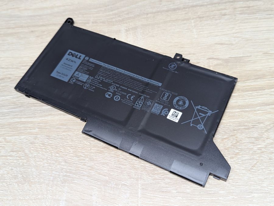 Б/В Оригінальна акумуляторна батарея Dell DJ1J0