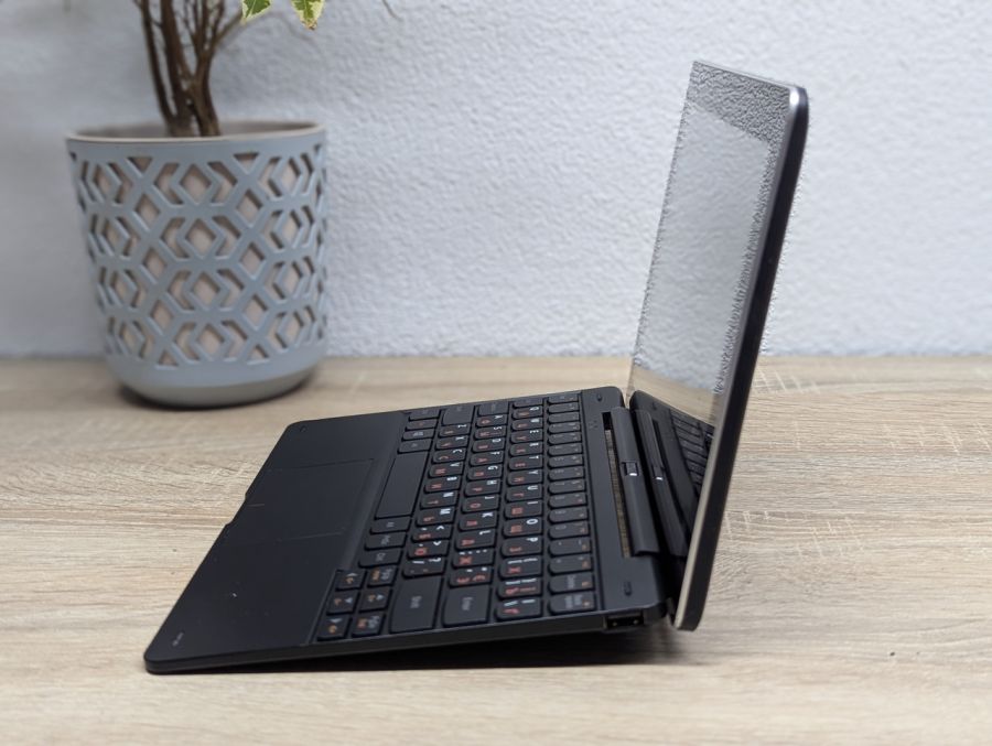 Уцінка!Планшет з клавіатурою Б/В Lenovo Ideapad Miix 300-10IBY:11 сенсорний, Intel Atom Z37735F,2 GB DDR3,, SSD 32