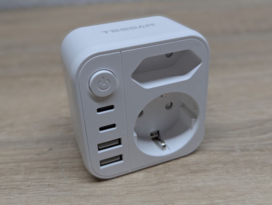 Новий Дорожній адаптер TESSAN 806UK [ProductHub SKU 806UK(2)]