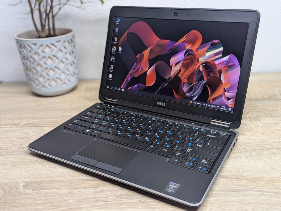 Уцінка! Ноутбук Б/В Dell Latitude E7240, Intel Core i5-4310U, DDR3 8 GB, SSD 128GB, 17.3" HD