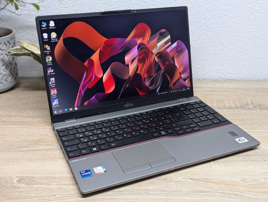 Уцінка! Ноутбук Б/В Fujitsu LifeBook U7511, Intel Core i7-1165G7, DDR4 16 GB, SSD 256GB, 15" Full HD