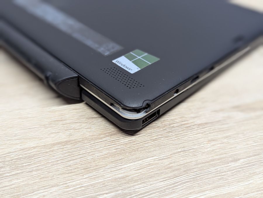 Уцінка!Планшет з клавіатурою Б/В Lenovo Ideapad Miix 300-10IBY:11 сенсорний, Intel Atom Z37735F,2 GB DDR3,, SSD 32