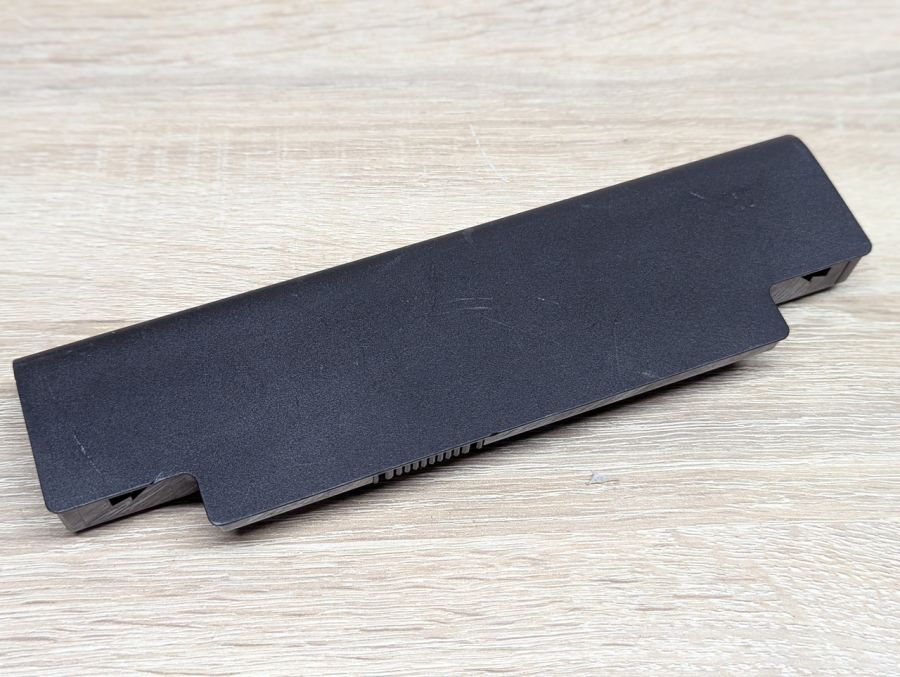 Б/В Оригінальна акумуляторна батарея Dell 3G0X8