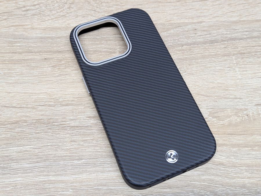 Новий Захисний чохол Spigen Enzo (MagFit) для iPhone 15 Pro