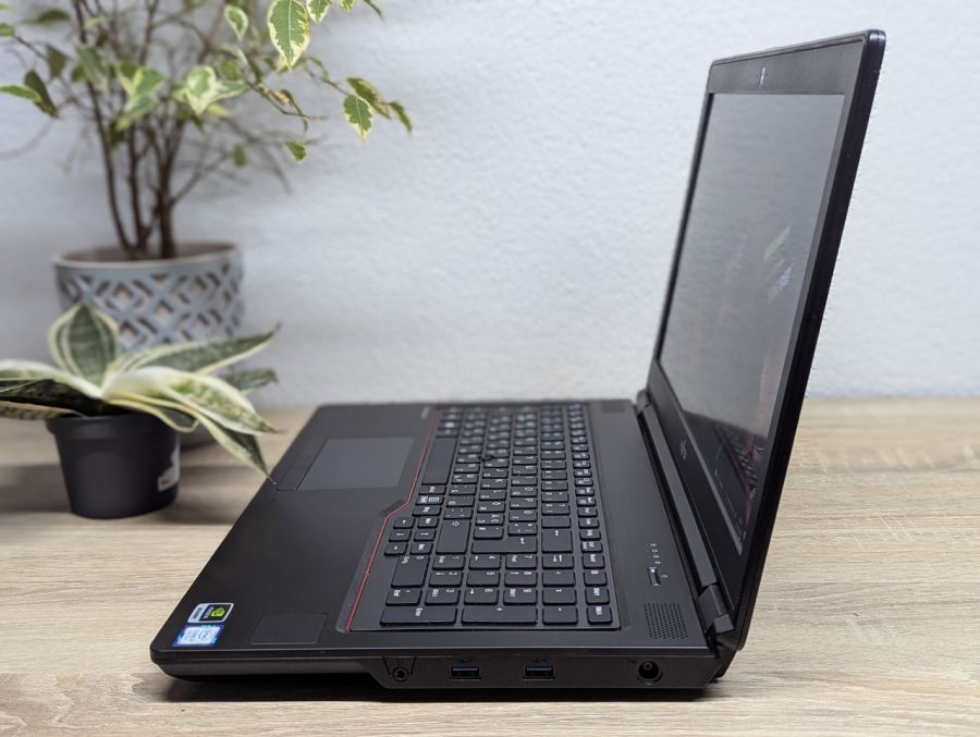 Ноутбук Б/В Fujitsu Celsius H780, Intel Core i7-8750H, DDR4 16 GB, SSD 512GB, NVIDIA Quadro P600 4Gb, 15.6" Full HD