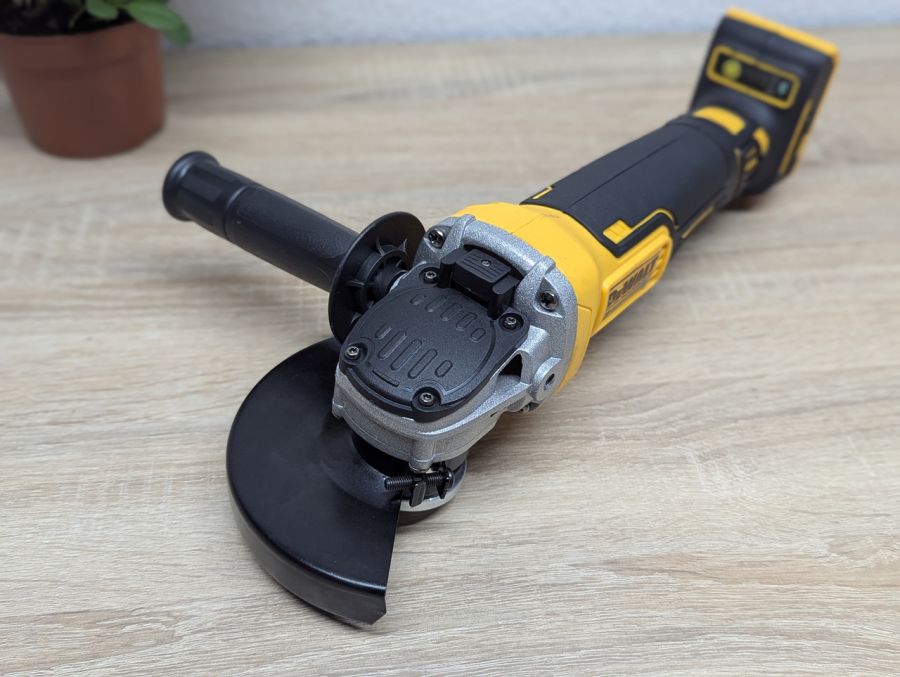 Новий Кутова шліфмашина (болгарка) DeWALT DCG406 [ProductHub SKU DCG406(3)]