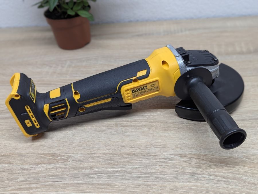 Новий Кутова шліфмашина (болгарка) DeWALT DCG406 [ProductHub SKU DCG406(3)]