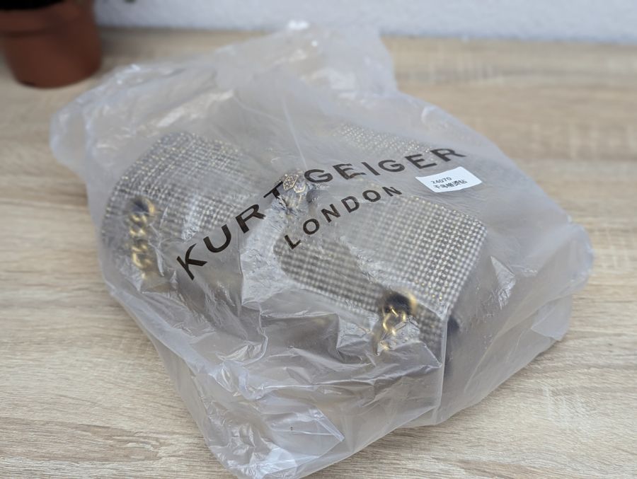 Новий Cумка Fabric Mini Kensington від бренду Kurt Geiger