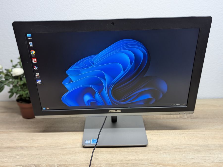 Б/В Моноблок ASUS All-in-One PC V230IC: i5-6500U,16 GB DDR4,SSD 256Gb