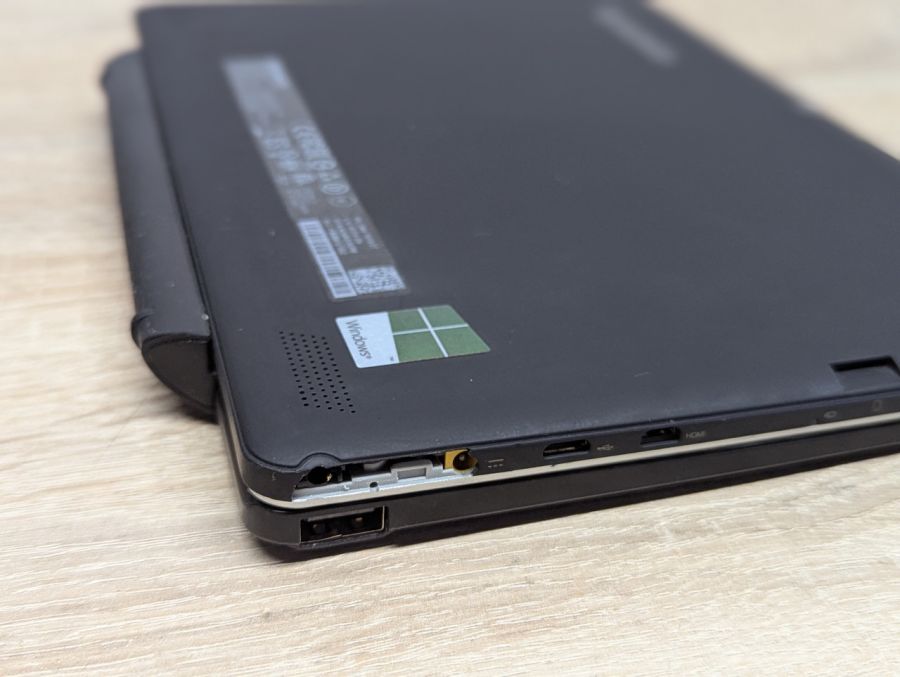Уцінка!Планшет з клавіатурою Б/В Lenovo Ideapad Miix 300-10IBY:11 сенсорний, Intel Atom Z37735F,2 GB DDR3,SSD 32