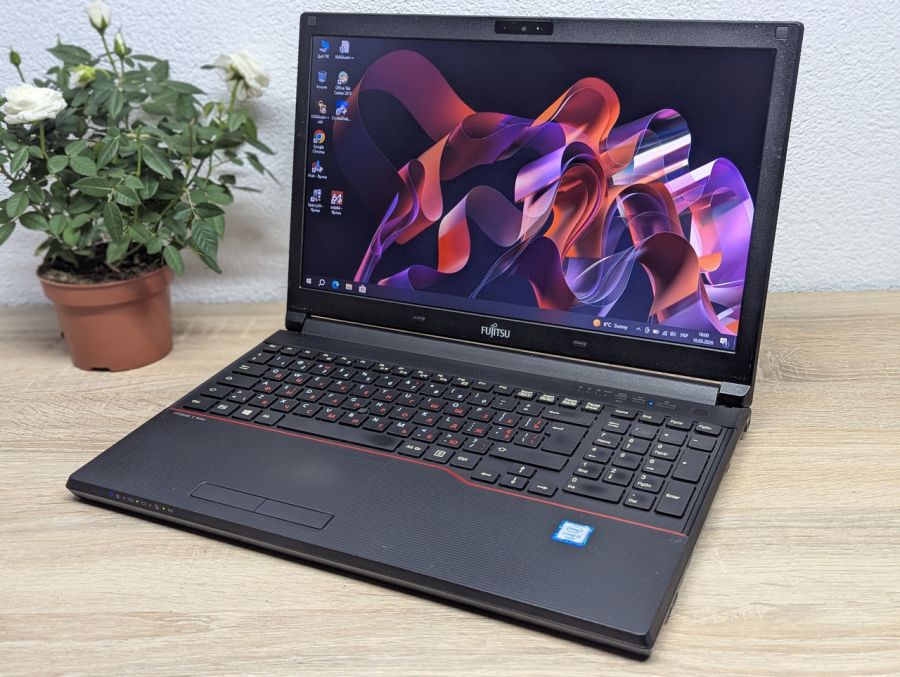 Уцінка! Ноутбук Б/В Fujitsu E556, Intel Core i5-6200U, DDR4 8 GB, SSD 128GB, 15.6" HD