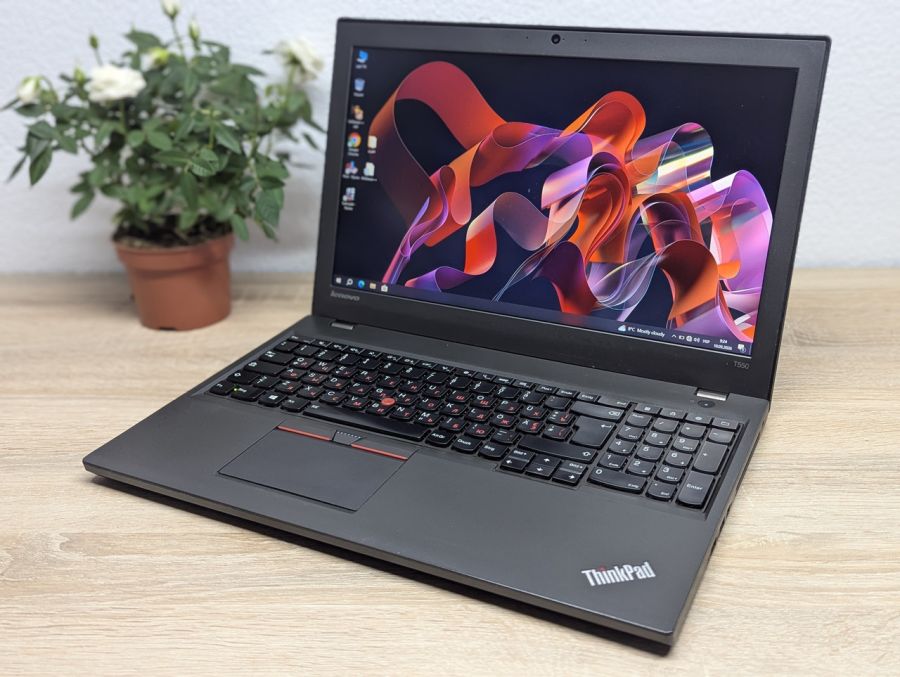 Ноутбук Б/В Lenovo T550, Intel Core i5-5300U, DDR3 8 GB, SSD 128GB, 15.6" Full HD