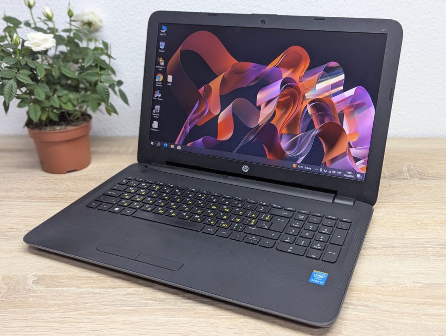 Уцінка! Ноутбук Б/В HP 250 G4, Intel Core i3-4005U, DDR3 8 GB, SSD 128GB, 15.6" HD