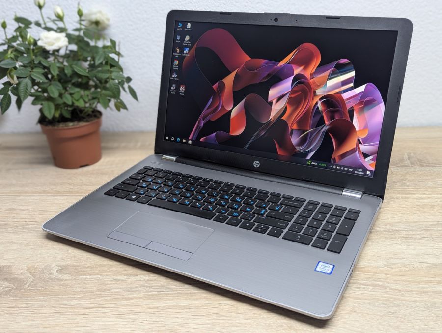 Уцінка! Ноутбук Б/В HP 250 G6, Intel Core i5-7200U, DDR4 8 GB, SSD 128GB, 15.6" Full HD